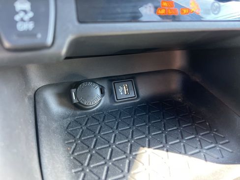 Used 2023 Toyota RAV4 AWD Hybrid image 33