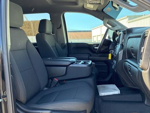 Used 2021 Chevrolet Silverado 2500 Custom w/ Custom Value Package AWD/4WD image 11