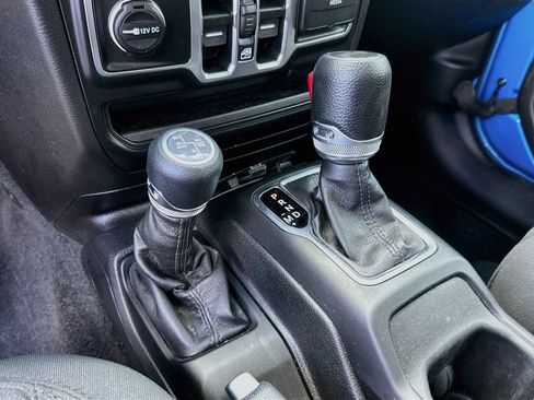 Used 2023 Jeep Wrangler Unlimited w/ Cold Weather Group AWD/4WD image 18