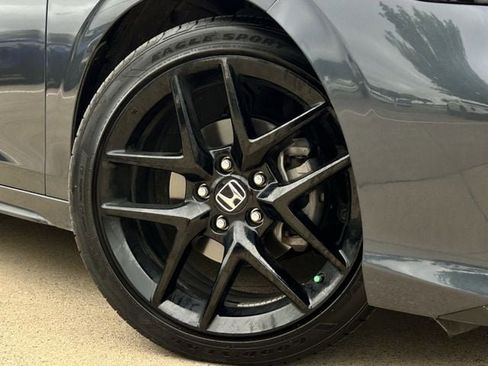 Used 2025 Honda Civic Sport image 11