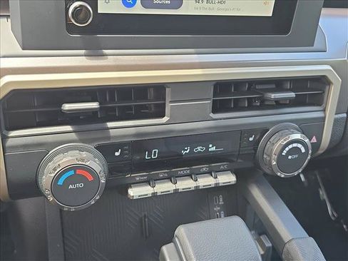 Certified 2024 Toyota Tacoma TRD Off-Road AWD/4WD image 15