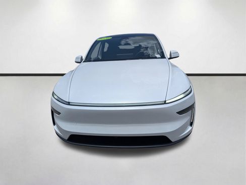 Used 2026 Tesla Model Y AWD image 10