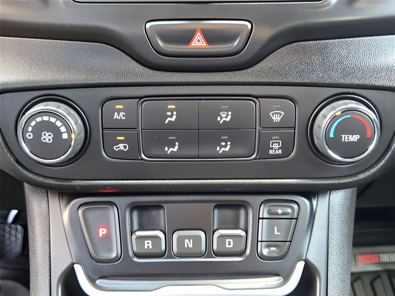 Used 2019 GMC Terrain SLE AWD/4WD image 17