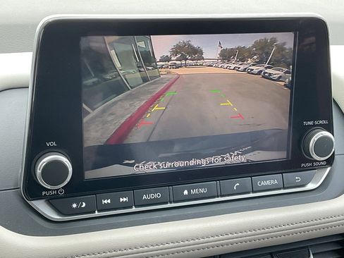 Used 2025 Nissan Rogue SV image 30