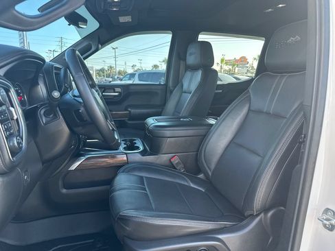 Used 2021 Chevrolet Silverado 1500 High Country w/ Technology Package AWD/4WD image 12