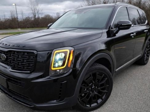 Used 2021 Kia Telluride EX w/ EX Premium Package image 3