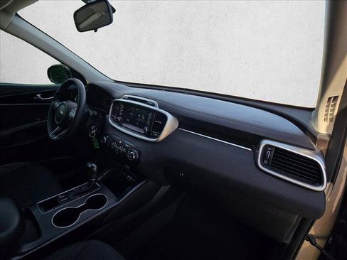 Used 2018 Kia Sorento FWD image 20