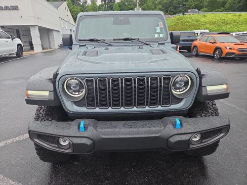 Certified 2025 Jeep Wrangler Unlimited Rubicon 4xe AWD/4WD image 9