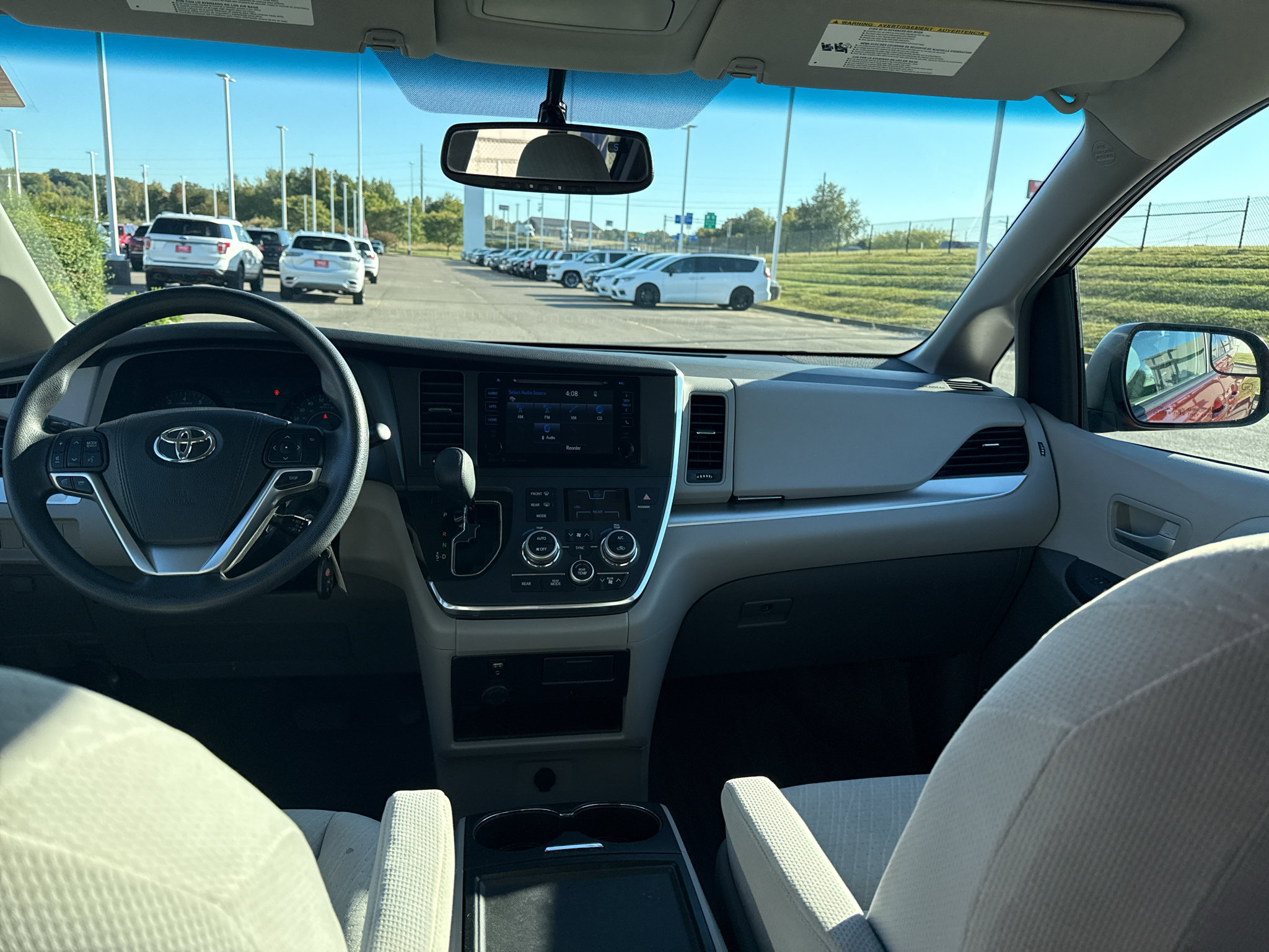 Used 2017 Toyota Sienna LE FWD image 12