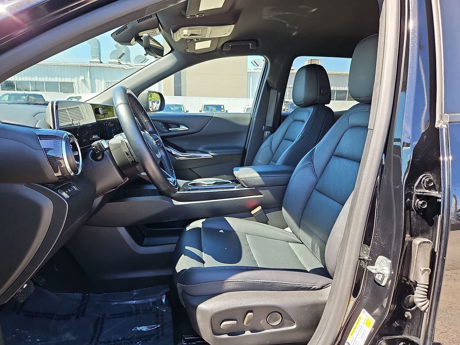 Used 2025 Chevrolet Equinox LT w/ Convenience Package II AWD/4WD image 25