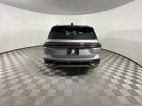 Used 2025 Lincoln Nautilus Reserve image 7