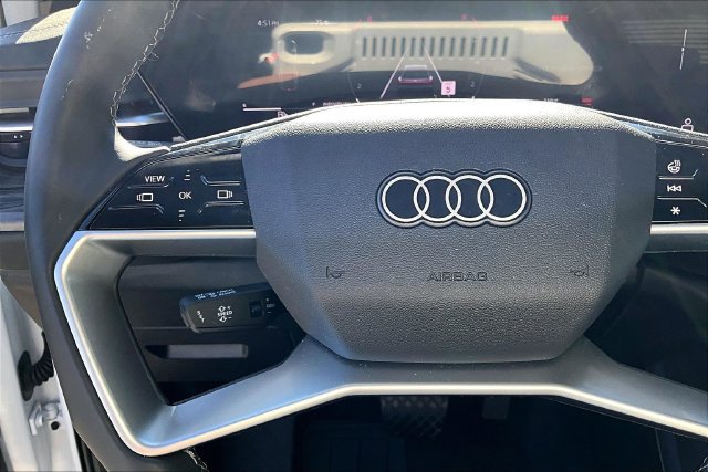 Used 2025 Audi Q5 Premium w/ Convenience Package AWD/4WD image 11