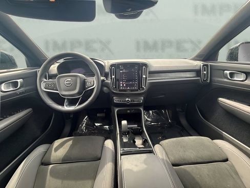 Used 2023 Volvo XC40 Recharge Plus AWD/4WD image 8