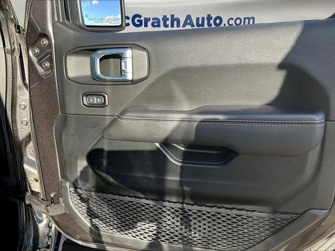 Used 2021 Jeep Wrangler Unlimited Sahara w/ Cold Weather Group image 29