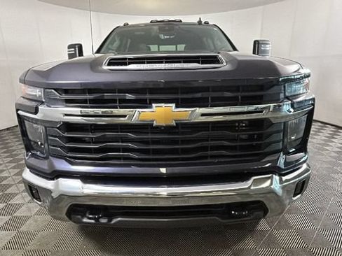 Used 2024 Chevrolet Silverado 2500 LT w/ All Star Edition AWD/4WD image 7