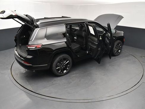 New 2026 Jeep Grand Cherokee L Limited image 30