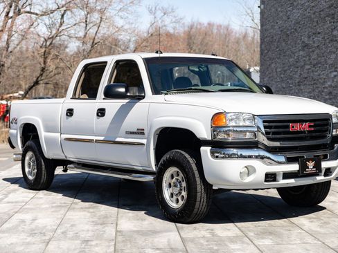 Used 2005 GMC Sierra 2500 SLE w/ Heavy-Duty Power Package image 18