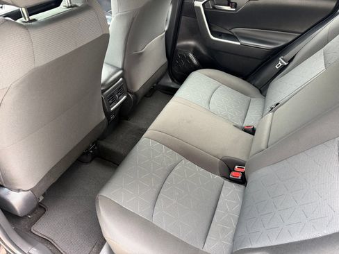 Used 2025 Toyota RAV4 XLE FWD image 22