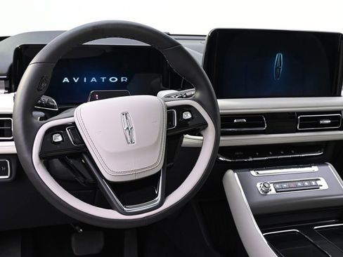 New 2026 Lincoln Aviator AWD image 12