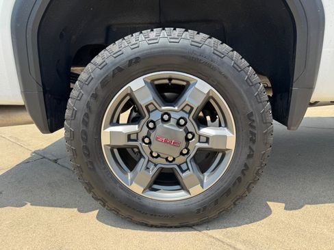 Used 2025 GMC Sierra 2500 SLT image 6
