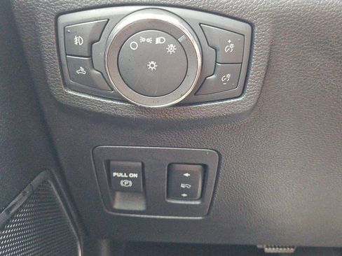Used 2019 Ford F150 Lariat w/ Equipment Group 502A Luxury AWD/4WD image 17