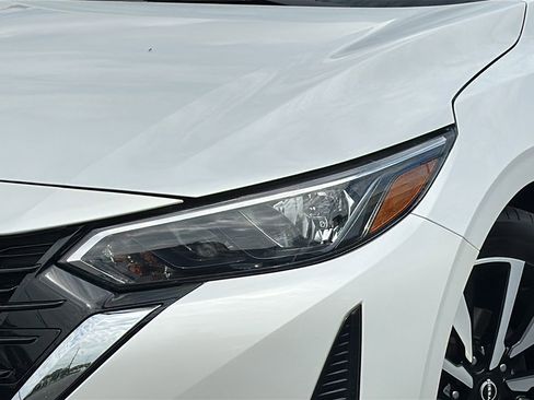Used 2024 Nissan Sentra SV w/ SV Premium Package FWD image 4