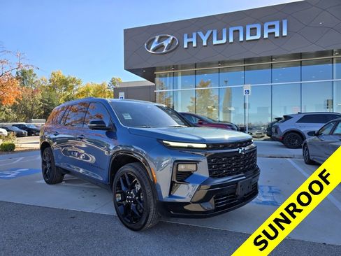 Used 2024 Chevrolet Traverse RS w/ LPO, Floor Liner Package image 1