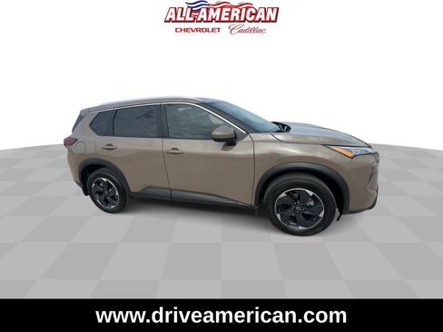 Used 2024 Nissan Rogue SV w/ SV Premium Package image 9
