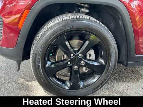 Certified 2024 Jeep Grand Cherokee Altitude image 28