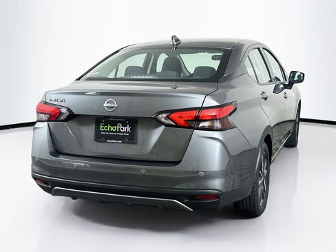 Used 2025 Nissan Versa SV FWD image 9