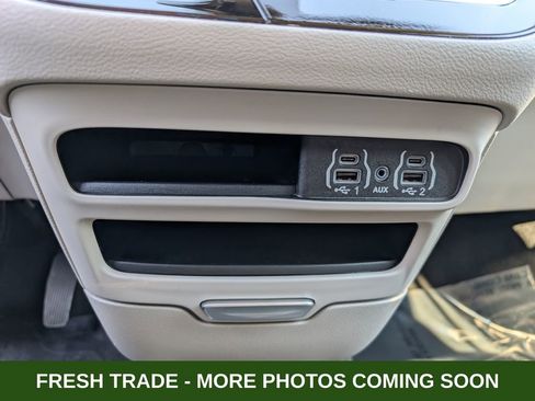 Used 2024 Chrysler Pacifica Touring-L image 29