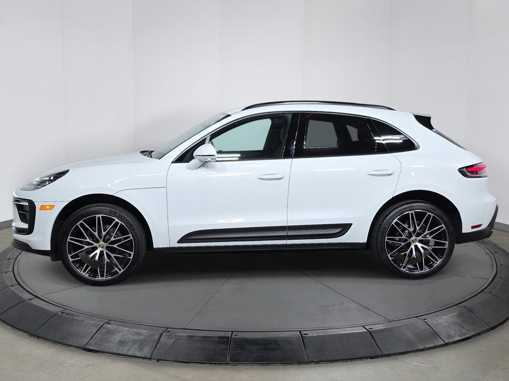 Certified 2026 Porsche Macan AWD/4WD image 2