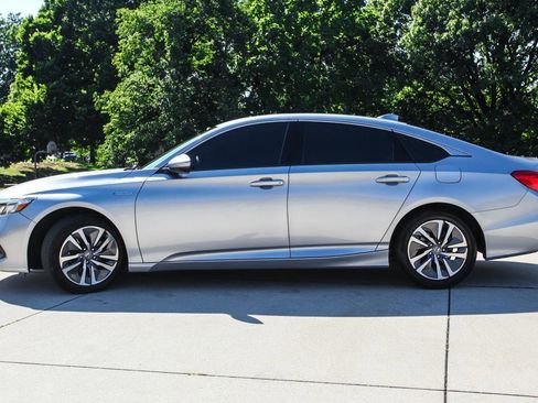 Used 2021 Honda Accord Hybrid image 3