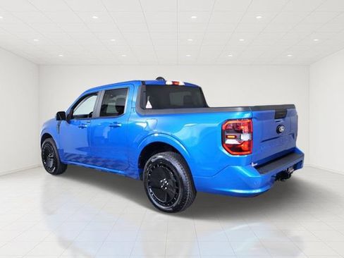 Certified 2025 Ford Maverick Lobo AWD/4WD image 4