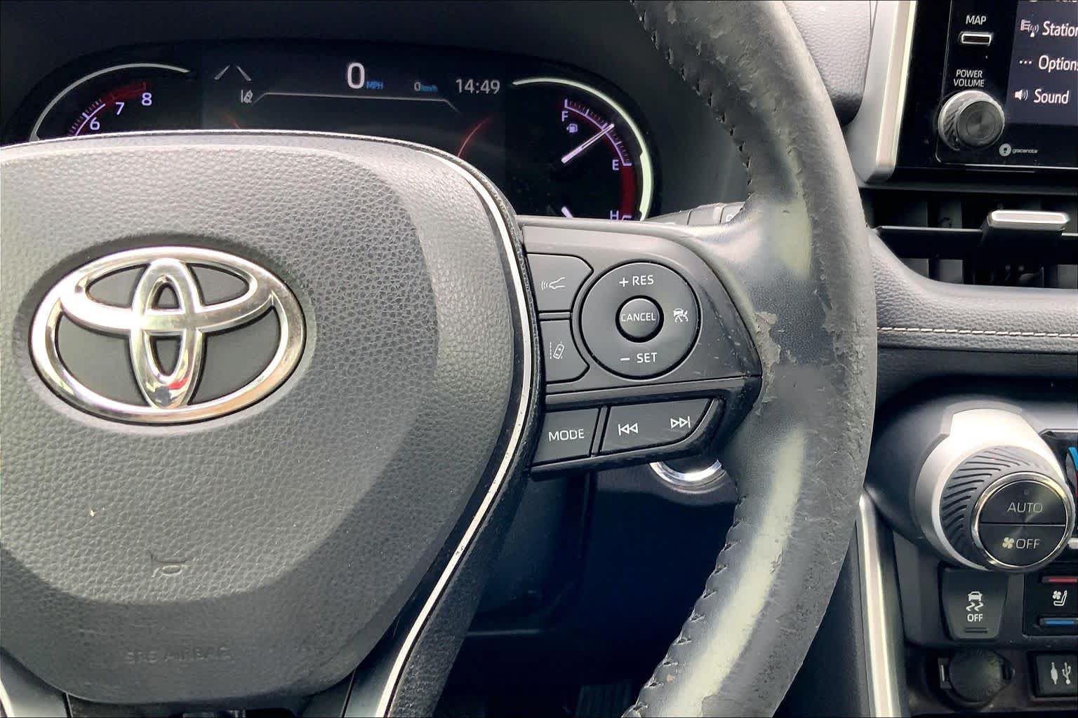 Used 2019 Toyota RAV4 Limited w/ Advanced Technology Package FWD image 24