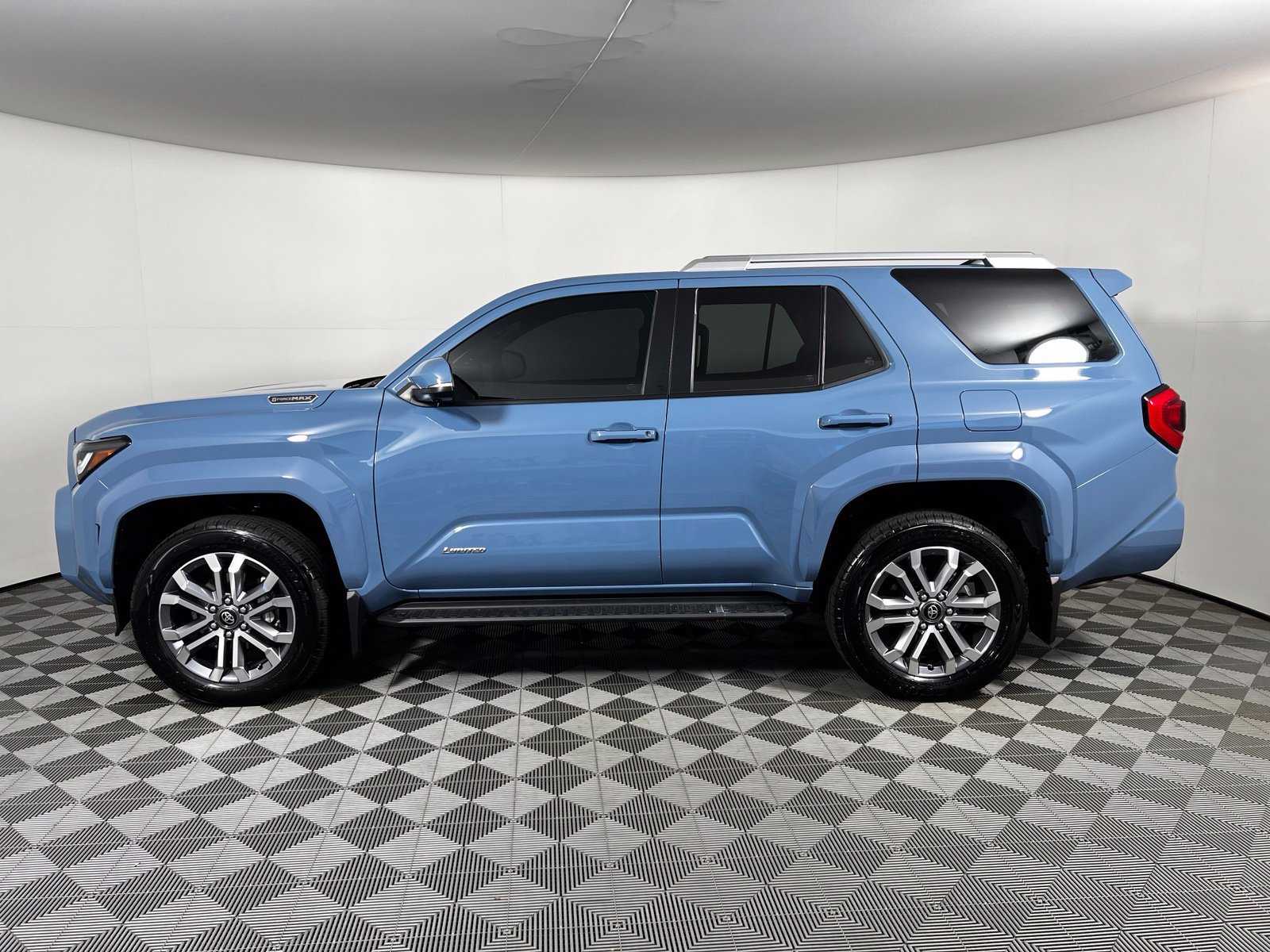 Certified 2025 Toyota 4Runner Limited AWD/4WD image 8