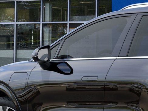 New 2025 Chevrolet Equinox EV LT image 12