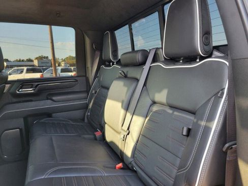 Used 2024 GMC Sierra 2500 AT4X image 28
