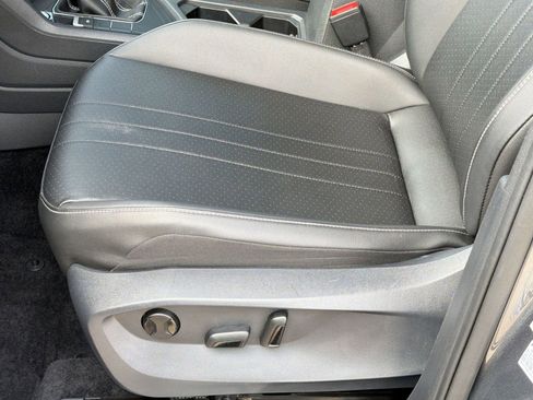 Used 2024 Volkswagen Tiguan SE R-Line image 14