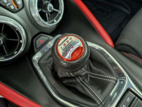 Used 2020 Chevrolet Camaro ZL1 image 32