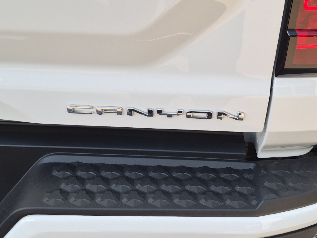 New 2026 GMC Canyon Denali AWD/4WD image 11