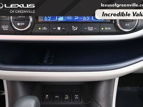 Used 2019 Toyota Highlander XLE AWD/4WD image 16