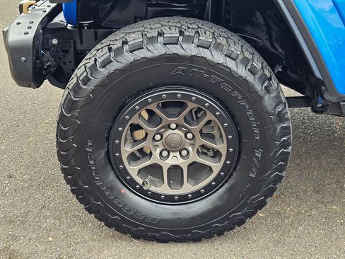 Used 2021 Jeep Wrangler Unlimited Rubicon w/ Xtreme Recon 35" Tire Package AWD/4WD image 35