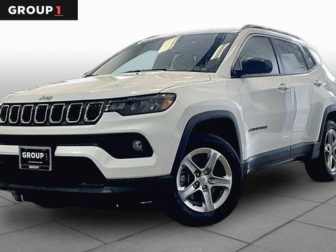 Used 2024 Jeep Compass Latitude AWD/4WD image 1