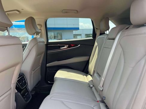 Used 2022 Lincoln Nautilus AWD w/ Premium Package image 13