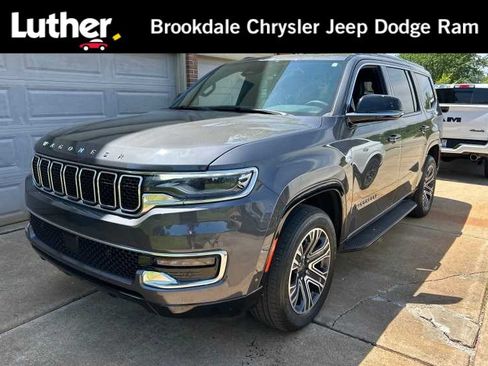 Used 2023 Jeep Wagoneer 4WD w/ Premium Group I image 1