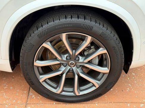 Used 2017 Volvo XC90 T6 Momentum w/ Vision Package image 8