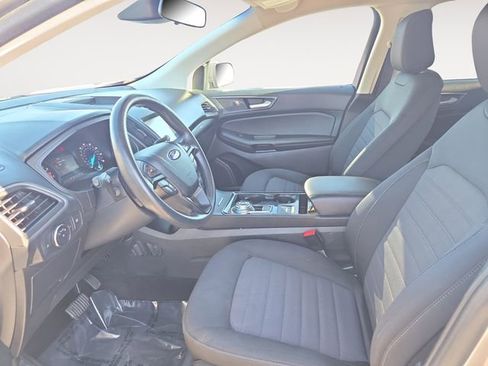 Used 2020 Ford Edge SE image 9