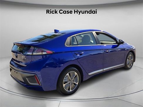 Certified 2022 Hyundai Ioniq SE image 7