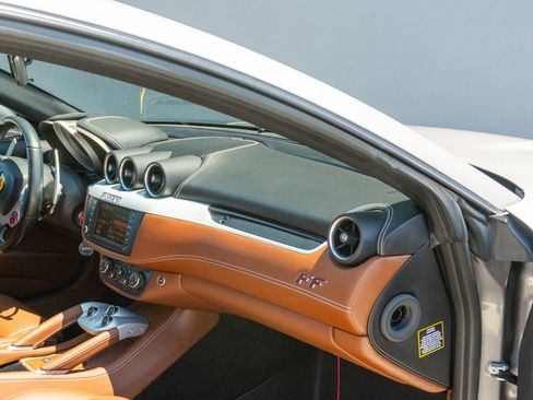 Used 2012 Ferrari FF AWD/4WD image 61